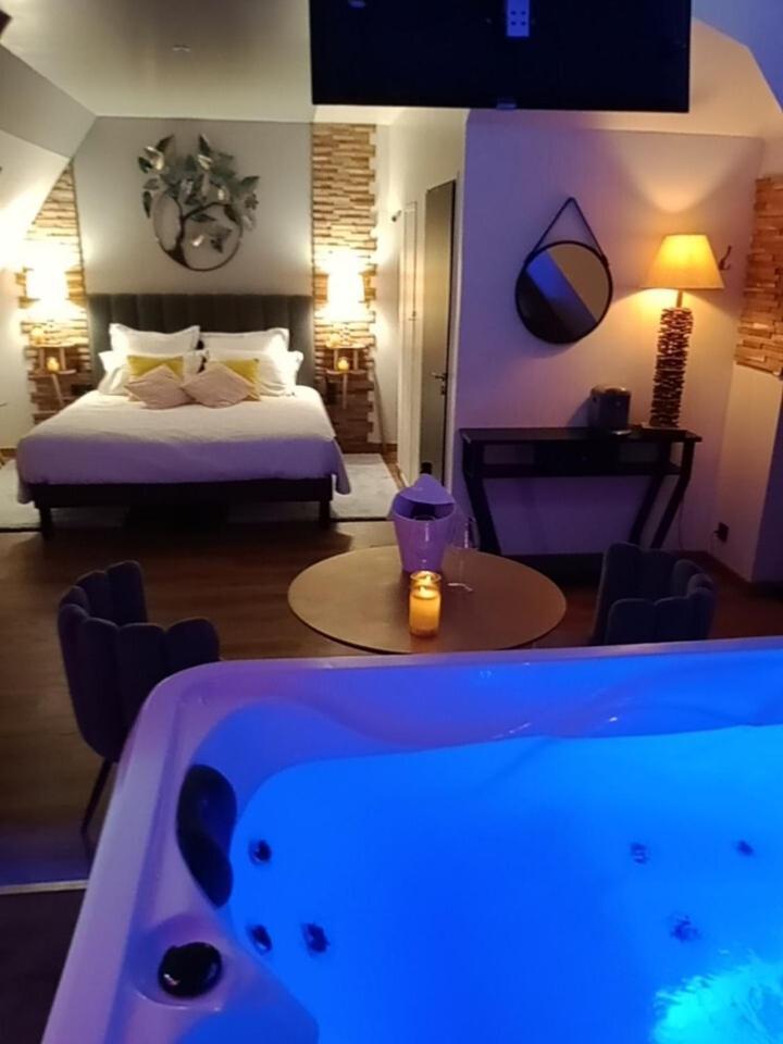 Manoir Du Grand Chene Hotel La Vraie-Croix Szoba fotó